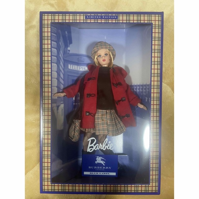 BURBERRY BLUE LABEL(バーバリーブルーレーベル)のBarbie 新品未開封 限定バービー人形Burberry Blue label キッズ/ベビー/マタニティのおもちゃ(ぬいぐるみ/人形)の商品写真