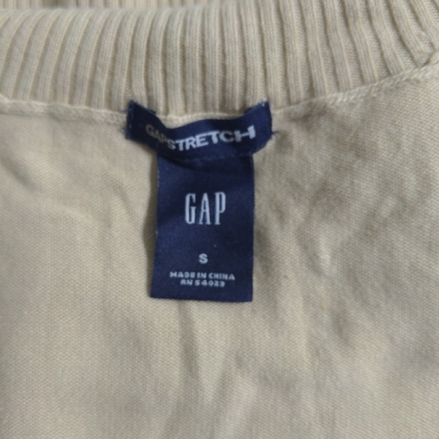 GAP(ギャップ)のsakura様　専用ページ　GAP　タートルネックノースリーブニット レディースのトップス(カットソー(半袖/袖なし))の商品写真