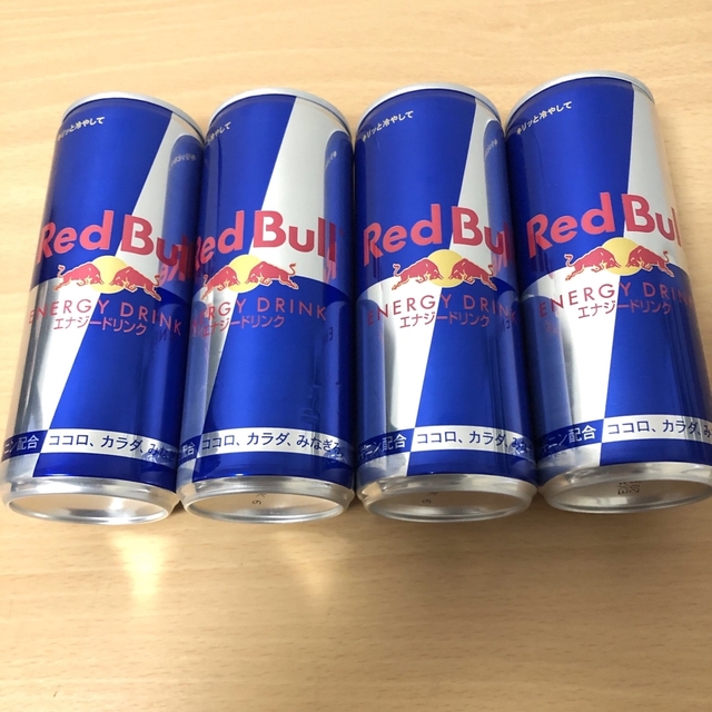 Red Bull(レッドブル)のレッドブル　4本 食品/飲料/酒の飲料(ソフトドリンク)の商品写真