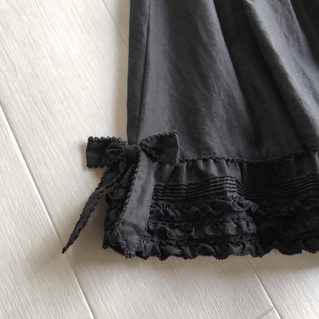 ピンクハウス 綿ローン リボンたっぷり ピコフリル 黒 スカート ピンクハウス 綿ローン リボンたっぷり ピコフリル 黒 スカート