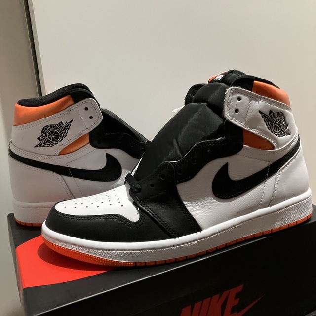 NIKE(ナイキ)のnike air jordan 1 retro high og メンズの靴/シューズ(スニーカー)の商品写真