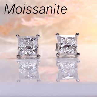 【よつめびし様】モアサナイト　ピアス　プリンセスカット　5.5mm  1ct(ピアス)