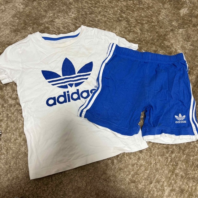 男の子　adidas オリジナルス　セットアップ　　半袖　Tシャツ　ハーフパンツ | フリマアプリ ラクマ