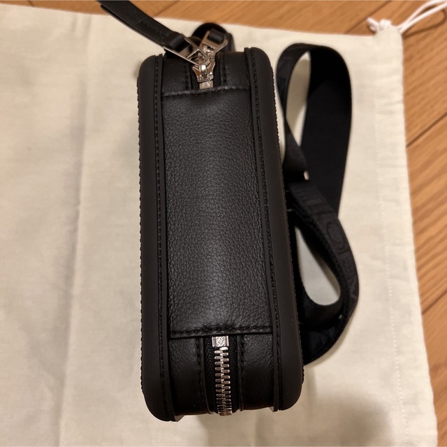 LOEWE(ロエベ)のロエベ　ボディバック　ショルダーバッグ　新品　未使用 メンズのバッグ(ボディーバッグ)の商品写真