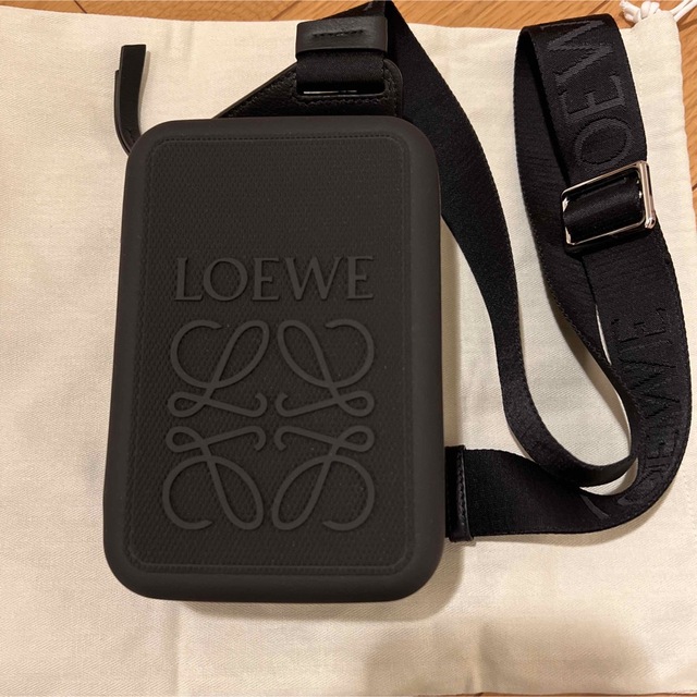 LOEWE(ロエベ)のロエベ　ボディバック　ショルダーバッグ　新品　未使用 メンズのバッグ(ボディーバッグ)の商品写真