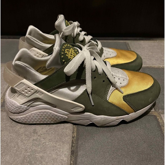 STUSSY(ステューシー)のSTUSSY × NIKE AIR HUARACHE DARK OLIVE メンズの靴/シューズ(スニーカー)の商品写真