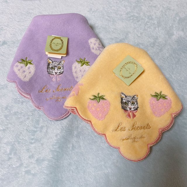 LADUREE(ラデュレ)の新品未使用　ラデュレ　LADUREE ネコ　タオルハンカチ　2枚セット レディースのファッション小物(ハンカチ)の商品写真