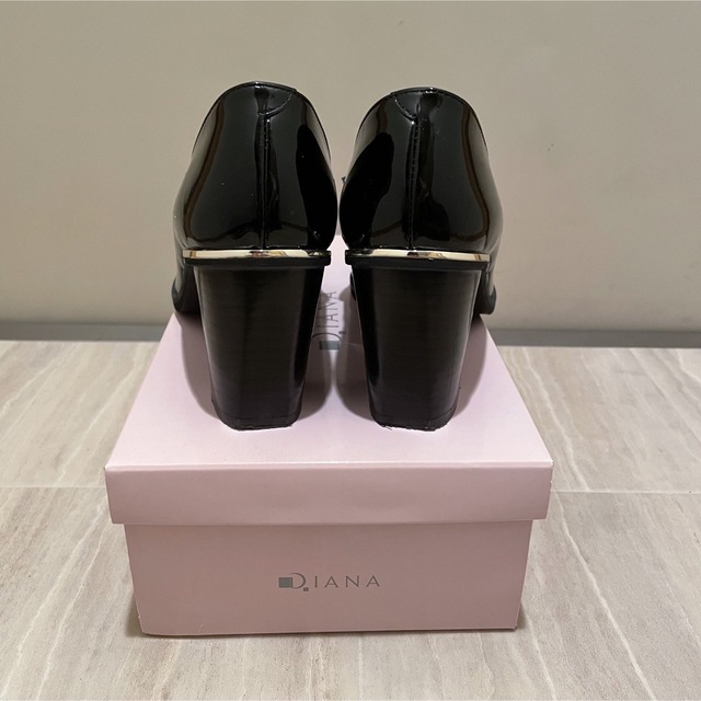 DIANA(ダイアナ)のダイアナ パンプス ローファー ブラック エナメル タッセル レディースの靴/シューズ(ローファー/革靴)の商品写真