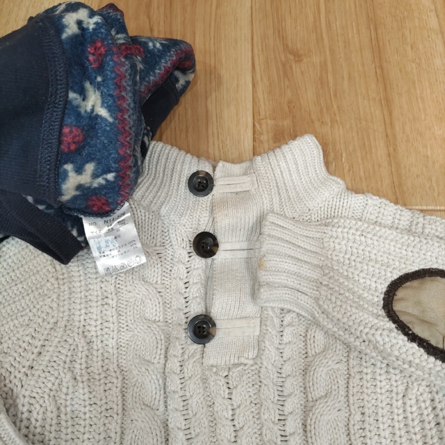 babyGAP(ベビーギャップ)のキッズ　セーター　ニットセーター　フリース　　95　おまとめセット キッズ/ベビー/マタニティのキッズ服男の子用(90cm~)(ニット)の商品写真