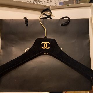 シャネル(CHANEL)のさち様専用　CHANELハンガー　紙袋おまけ付き(その他)