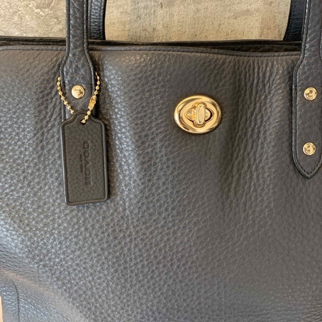 COACH(コーチ)のCOACH ペブルド レザー タウン トート・コーチ  ショルダーバッグ　2点 レディースのバッグ(トートバッグ)の商品写真