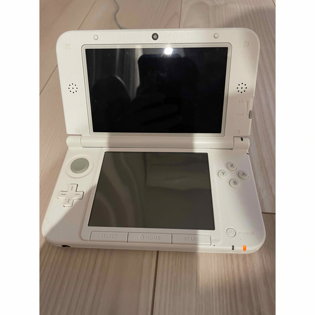 任天堂(ニンテンドウ)のNintendo 3DS  LL 本体 ホワイト エンタメ/ホビーのゲームソフト/ゲーム機本体(携帯用ゲーム機本体)の商品写真