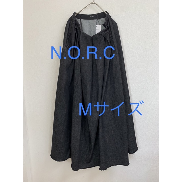 3359 N.O.R.C タックデニムスカート　ブラック　Mサイズのサムネイル