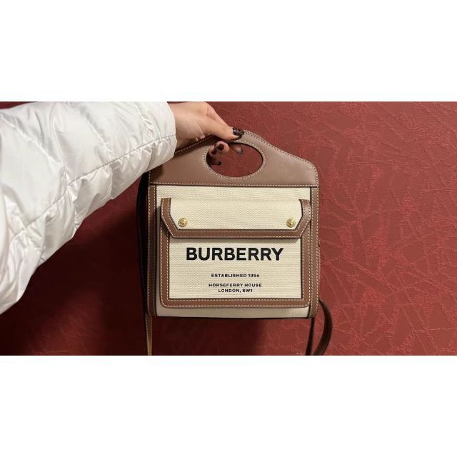 世界的に BURBERRY ポケットバッグ バーバリー BURBERRY - LABEL BLUE ハンドバッグ 世界的に BURBERRY ポケットバッグ バーバリー BURBERRY - LABEL BLUE ハンドバッグ