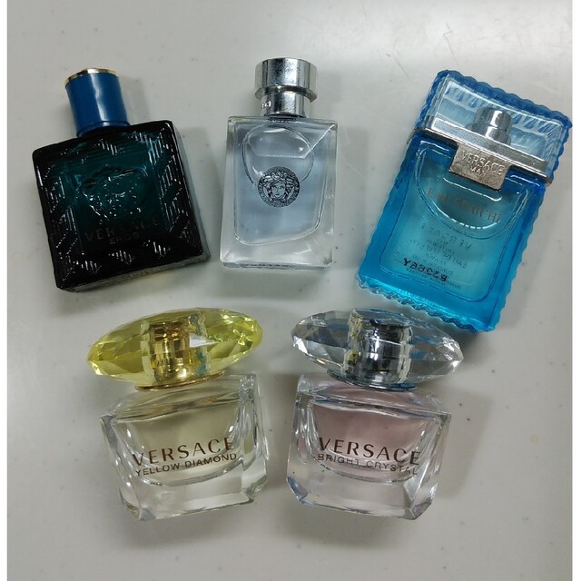 VERSACE(ヴェルサーチ)のVERSACE ヴェルサーチ　ミニサイズ香水セット コスメ/美容の香水(ユニセックス)の商品写真