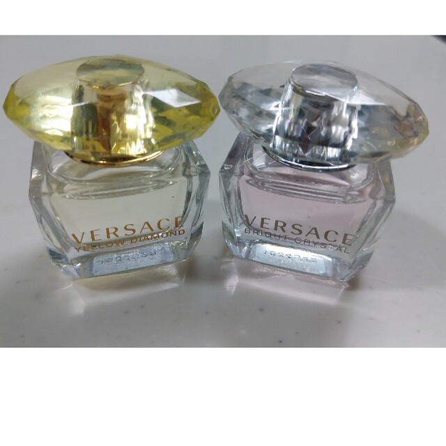 VERSACE(ヴェルサーチ)のVERSACE ヴェルサーチ　ミニサイズ香水セット コスメ/美容の香水(ユニセックス)の商品写真