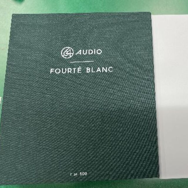 64 AUDIO Fourté Blanc スマホ/家電/カメラのオーディオ機器(ヘッドフォン/イヤフォン)の商品写真