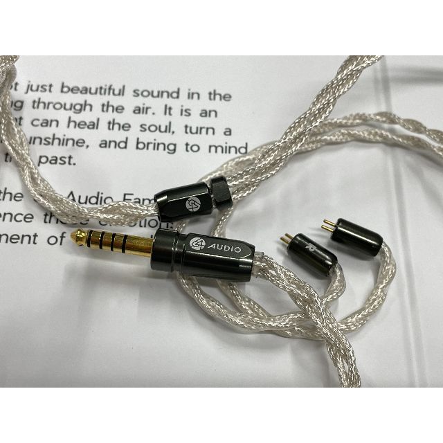 64 AUDIO Fourté Blanc スマホ/家電/カメラのオーディオ機器(ヘッドフォン/イヤフォン)の商品写真