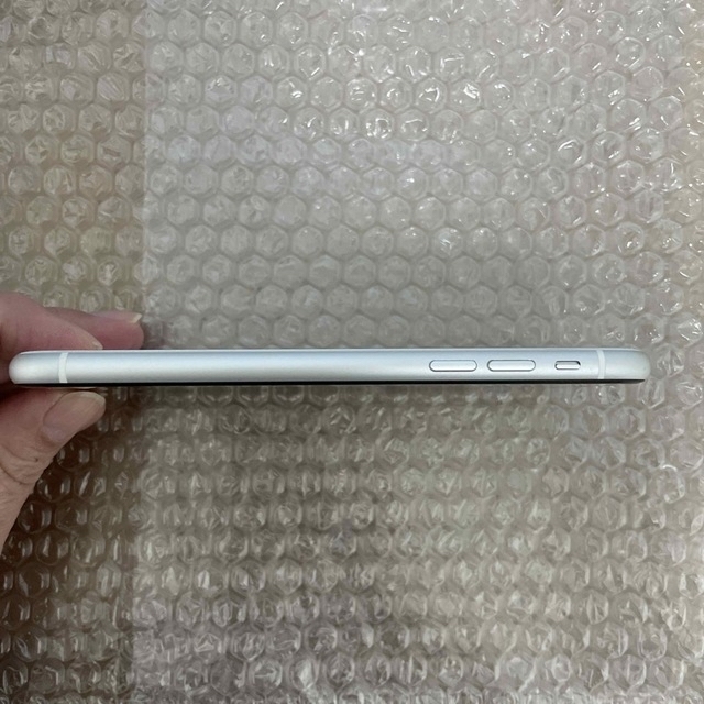 iPhone XR white 64GB simmロック解除済 6