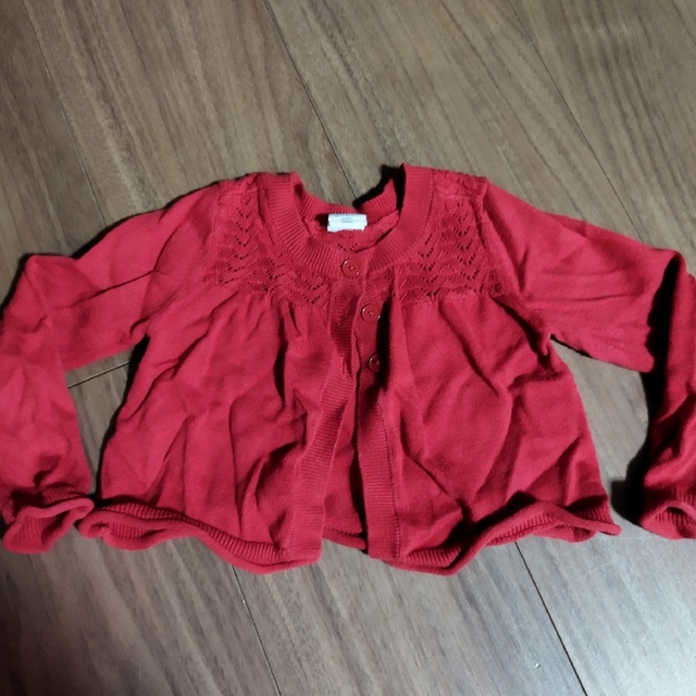 babyGAP(ベビーギャップ)のGAP　カーディガン　赤 キッズ/ベビー/マタニティのベビー服(~85cm)(カーディガン/ボレロ)の商品写真