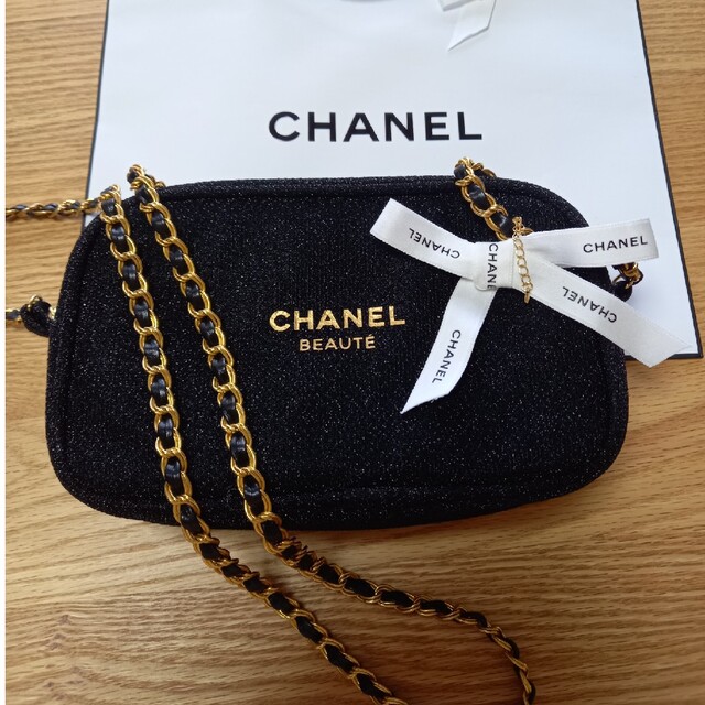 CHANEL - 新品 未使用 シャネルノベルティポーチ ショルダーバッグの