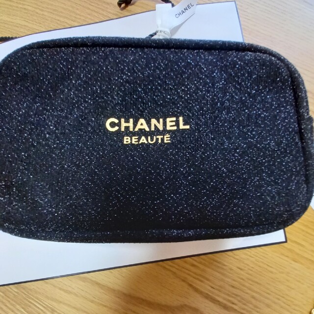 CHANEL - 新品 未使用 シャネルノベルティポーチ ショルダーバッグの ...