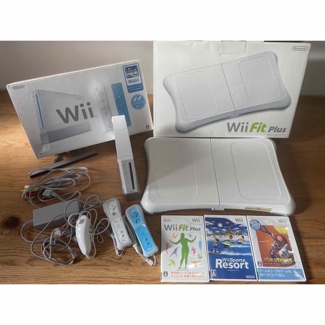 Wii本体&Wii Fit Plus &ソフト3種セット