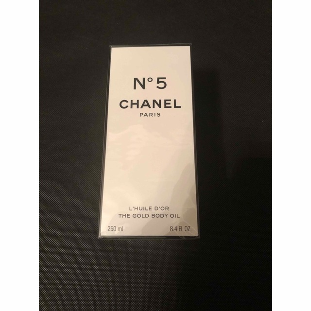 CHANEL(シャネル)の新品　シャネル　限定品　No.5 ザゴールド　ボディオイル コスメ/美容のボディケア(ボディオイル)の商品写真