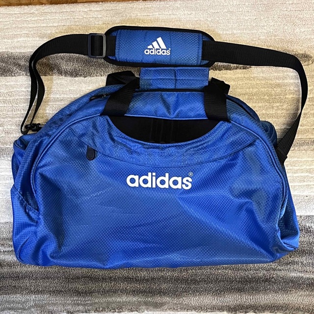 adidas(アディダス)の専用　アディダス　スポーツバッグ　adidas スポーツ/アウトドアのサッカー/フットサル(その他)の商品写真