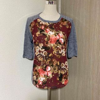 ザラ(ZARA)のZARA TRAFALUC 花柄　半袖　トップス　　M(Tシャツ(半袖/袖なし))