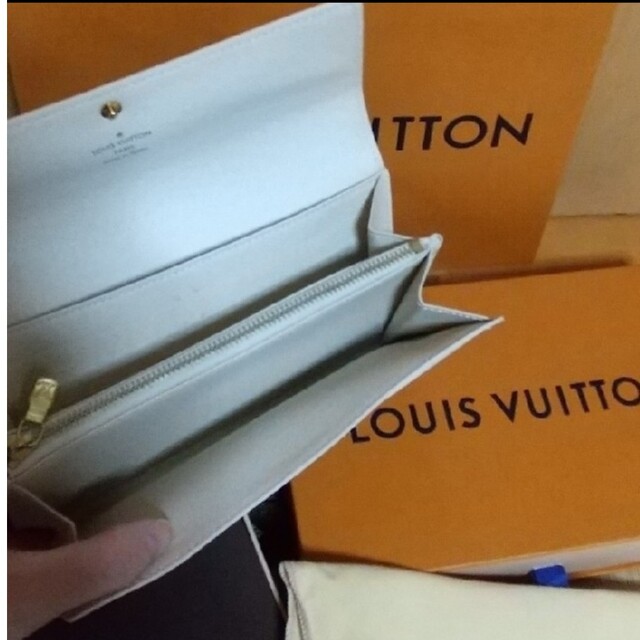 LOUIS VUITTON(ルイヴィトン)のポルトフォイユサラのお財布 レディースのファッション小物(財布)の商品写真