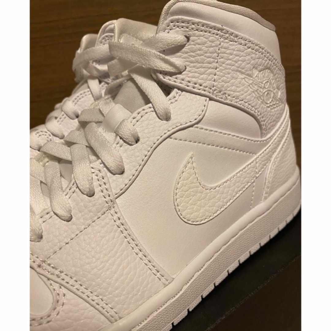 NIKE AIR JORDAN 1 MID "Triple White 1