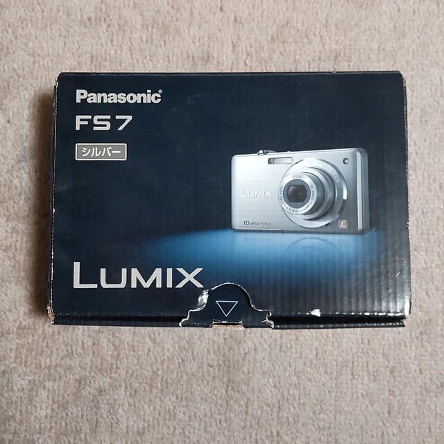 Panasonic(パナソニック)のPanasonic コンパクトデジタルカメラ LUMIX FS DMC-FS7- スマホ/家電/カメラのカメラ(コンパクトデジタルカメラ)の商品写真
