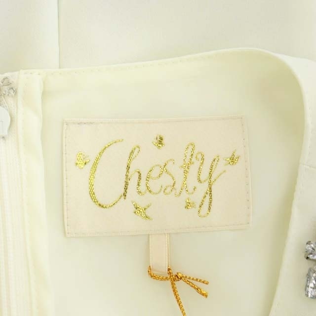 Chesty(チェスティ)のチェスティ ビジュー付きカットソー 半袖 タック 0 白 紺 ホワイト ネイビー レディースのトップス(カットソー(半袖/袖なし))の商品写真