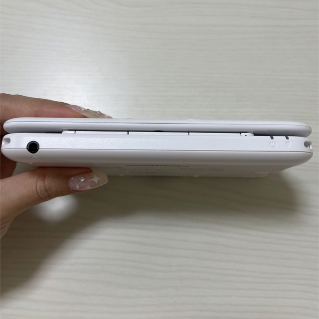ニンテンドー3DS(ニンテンドー3DS)のNintendo 3DS  LL 本体 ホワイト　美品 エンタメ/ホビーのゲームソフト/ゲーム機本体(携帯用ゲーム機本体)の商品写真