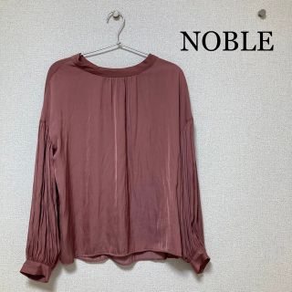 ノーブル(Noble)のメモリーライトサテン ミドルスリーブギャザーブラウス(シャツ/ブラウス(長袖/七分))