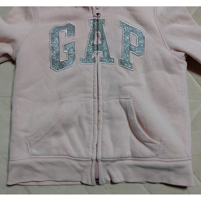 babyGAP(ベビーギャップ)のベビーギャップ パーカー(裏ボア) 110 キッズ/ベビー/マタニティのキッズ服女の子用(90cm~)(ジャケット/上着)の商品写真