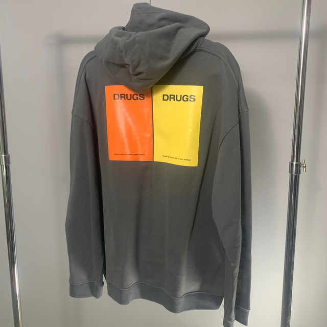 RAF SIMONS(ラフシモンズ)の【ラフシモンズ】drugs パーカー メンズのトップス(パーカー)の商品写真