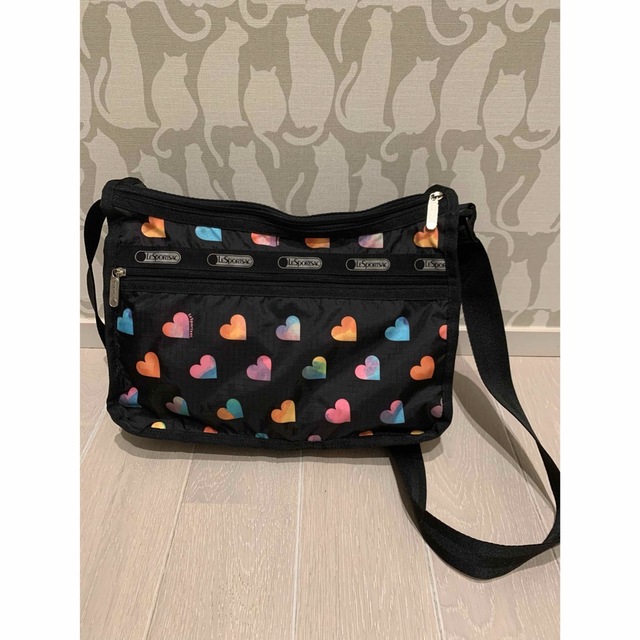 LeSportsac(レスポートサック)の正規品♡【LeSportsac♡】グラデーション♡ハート柄♡ショルダー♡バッグ♡ レディースのバッグ(ショルダーバッグ)の商品写真