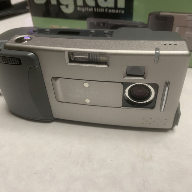 SANYO - 希少美品 SANYO デジタルスチルカメラ DSC-V1 単3電池 SANYO - 希少美品 SANYO デジタルスチルカメラ DSC-V1 単3電池