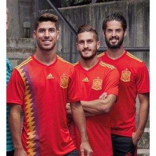 アディダス(adidas)のスペイン代表2018ホーム半袖レプリカユニフォーム　フットボールtシャツ　メンズ(ウェア)