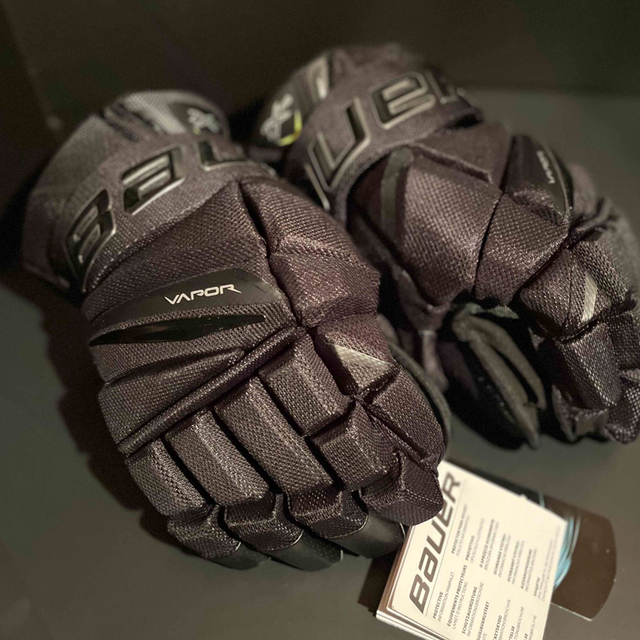 BAUER(バウアー)のアイスホッケーグローブ スポーツ/アウトドアのスポーツ/アウトドア その他(ウインタースポーツ)の商品写真