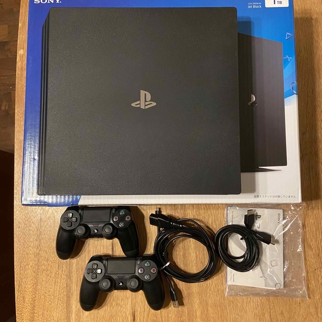 ps4pro 1TB SONY CUH-7000BB01 コントローラー2個付き