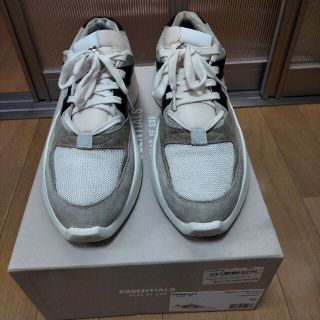 フィアオブゴッド(FEAR OF GOD)のessentials DISTANCE RUNNER 42(スニーカー)