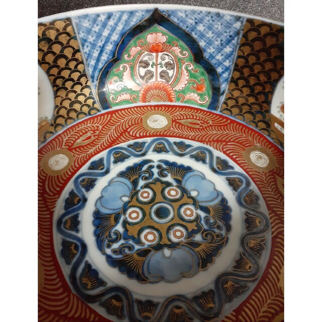 名品❗️】江戸時代後期 古伊万里 錦手 羊歯唐草文様 金彩色絵 花 名品❗️】江戸時代後期 古伊万里 錦手 羊歯唐草文様 金彩色絵 花