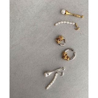 トゥデイフル(TODAYFUL)の【新品】TODAYFUL Bicolor Loop Earcuff アクセサリー(イヤーカフ)