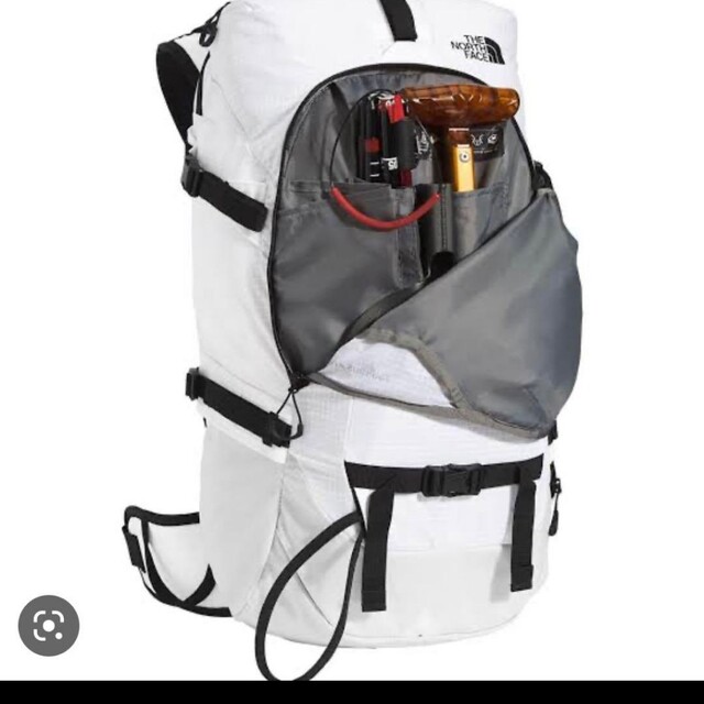 THE NORTH FACE(ザノースフェイス)の現品限り 新品 ザノースフェイス バックパック リュック 34L （サンプル品） スポーツ/アウトドアのスポーツ/アウトドア その他(ウインタースポーツ)の商品写真