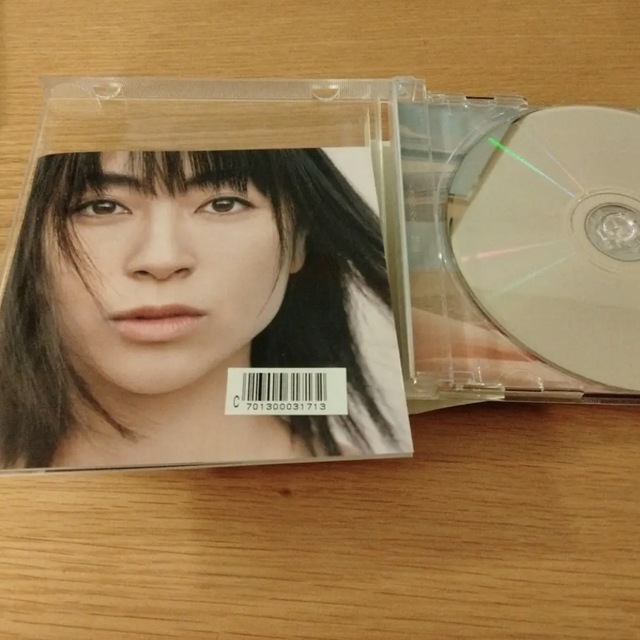 「初恋」宇多田ヒカル　CD  エンタメ/ホビーのCD(ポップス/ロック(邦楽))の商品写真