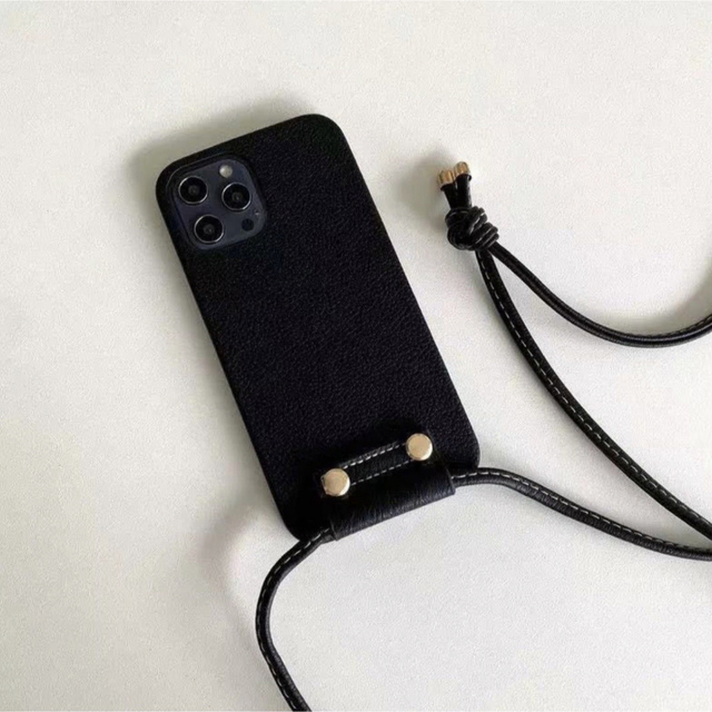 iPhone13proケース　ショルダーケース　革紐　レザー　ブラック　黒 スマホ/家電/カメラのスマホアクセサリー(iPhoneケース)の商品写真