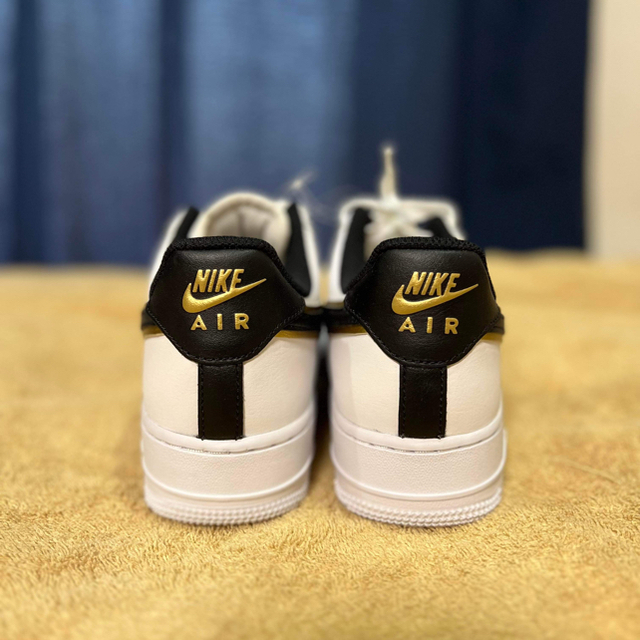 NIKE(ナイキ)のAIR FORCE 1 '07 LV8 エアフォース1 DA8481-100 メンズの靴/シューズ(スニーカー)の商品写真